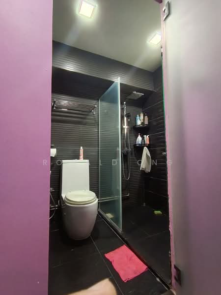 548 Serangoon North Avenue 3, 548 Serangoon North Avenue 3, 2 Bedrooms, 1,291 sqft, HDB Flat For Sale, by Ronald Ong, 500146670 - Bathroom - PropertyGuru.com.sg