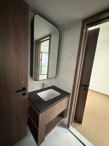 Sceneca Residence, Tanah Merah Kechil Link, 3 Bedrooms, 904 sqft, Condominium For Rent, by Khairan Fairuzal Kassim, 500146671 - Bathroom - PropertyGuru.com.sg