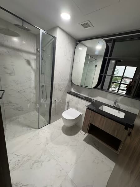 Sceneca Residence, Tanah Merah Kechil Link, 3 Bedrooms, 904 sqft, Condominium For Rent, by Khairan Fairuzal Kassim, 500146671 - Bathroom - PropertyGuru.com.sg