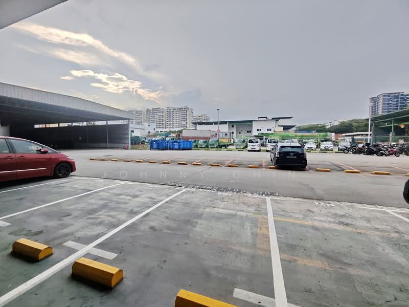 Industrial B1 warehouse w/ high security next to Bedok MRT, , 10,000 sqft, Light Industrial (B1) For Rent, by Johnny Chin, 500146674 - Car Park - CommercialGuru.com.sg