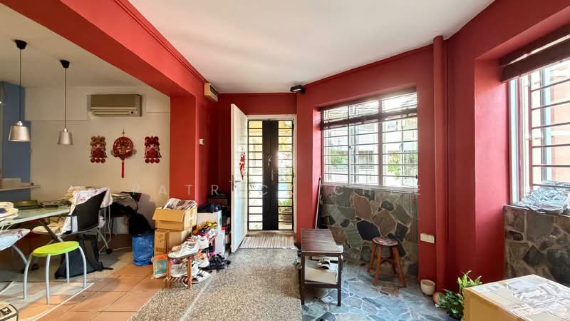 329 Tampines Street 32, 329 Tampines Street 32, 3 Bedrooms, 1,604 sqft, HDB Flat For Sale, by Patrick Chee, 500146679 - Entrance - PropertyGuru.com.sg