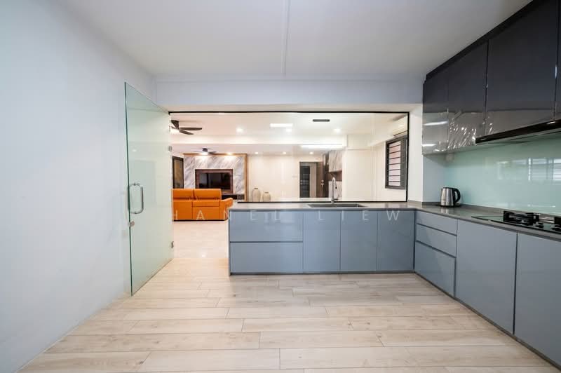 328 Tampines Street 32, 328 Tampines Street 32, 3 Bedrooms, 1,582 sqft, HDB Flat For Sale, by Shanel Liew, 500146680 - Kitchen - PropertyGuru.com.sg