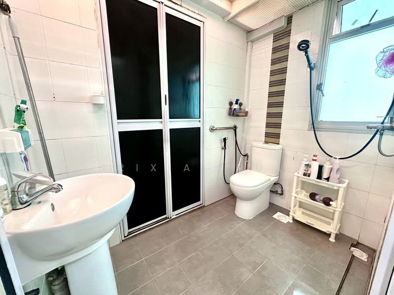 672B Edgefield Plains, 672B Edgefield Plains, 1 Bedroom, 474 sqft, HDB Flat For Sale, by Trixia Chua, 500146698 - Bathroom - PropertyGuru.com.sg