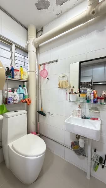 239 Bukit Panjang Ring Road, 239 Bukit Panjang Ring Road, 4 Bedrooms, 1,572 sqft, HDB Flat For Sale, by Patrick Chee, 500146708 - Bathroom - PropertyGuru.com.sg