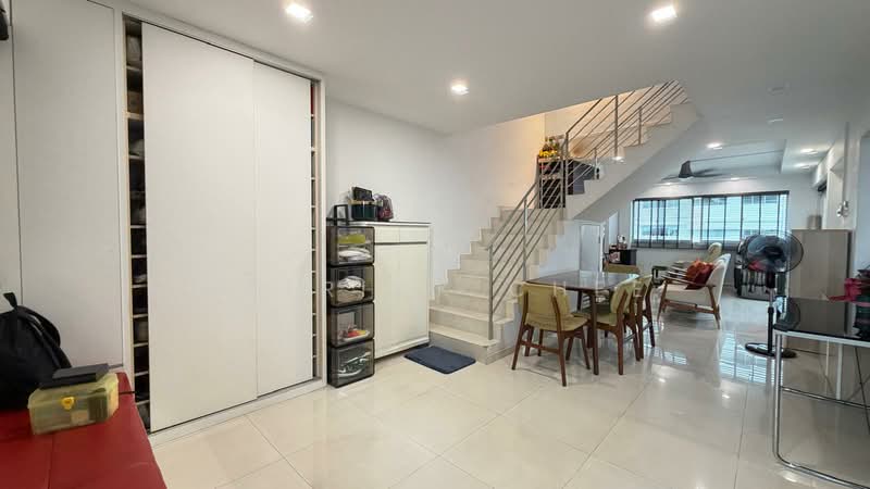 239 Bukit Panjang Ring Road, 239 Bukit Panjang Ring Road, 4 Bedrooms, 1,572 sqft, HDB Flat For Sale, by Patrick Chee, 500146708 - Living Room - PropertyGuru.com.sg