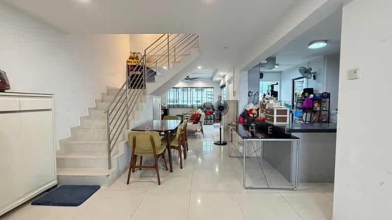 239 Bukit Panjang Ring Road, 239 Bukit Panjang Ring Road, 4 Bedrooms, 1,572 sqft, HDB Flat For Sale, by Patrick Chee, 500146708 - Dining Room - PropertyGuru.com.sg