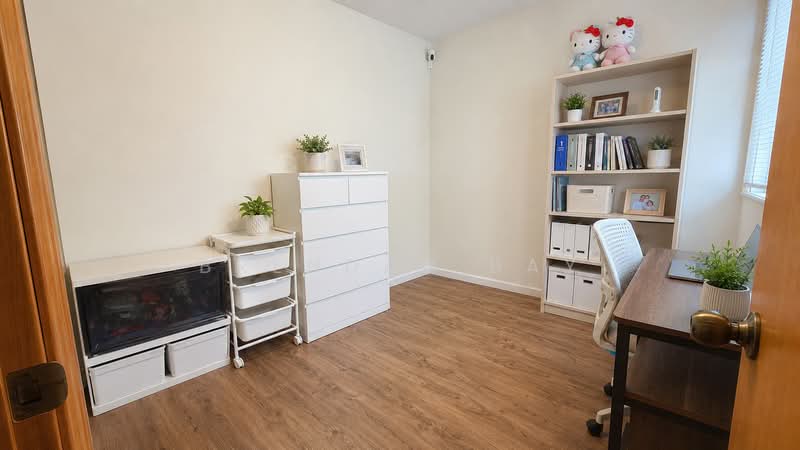 Guilin View, 22 Bukit Batok Street 52, 3 Bedrooms, 1,259 sqft, Condominium For Sale, by Brendan Bay, 500146726 - Study - PropertyGuru.com.sg