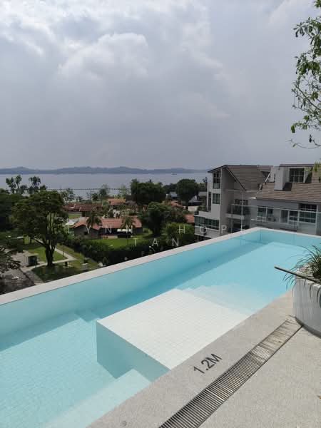 The Shorefront, 165A Jln. Loyang Besar, 3 Bedrooms, 926 sqft, Apartment For Sale, by Lynn  Hope Tan, 500146731 - Pool - PropertyGuru.com.sg