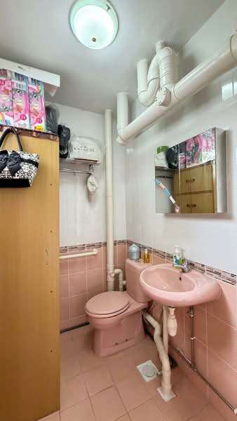 202 Yishun Street 21, 202 Yishun Street 21, 3 Bedrooms, 1,001 sqft, HDB Flat For Sale, by Patrick Chee, 500146736 - Bathroom - PropertyGuru.com.sg