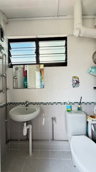 202 Yishun Street 21, 202 Yishun Street 21, 3 Bedrooms, 1,001 sqft, HDB Flat For Sale, by Patrick Chee, 500146736 - Bathroom - PropertyGuru.com.sg