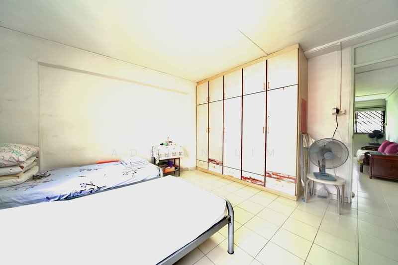 319 Bukit Batok Street 33, 319 Bukit Batok Street 33, 3 Bedrooms, 1,313 sqft, HDB Flat For Sale, by Adrian Lim, 500146742 - Bedroom - PropertyGuru.com.sg