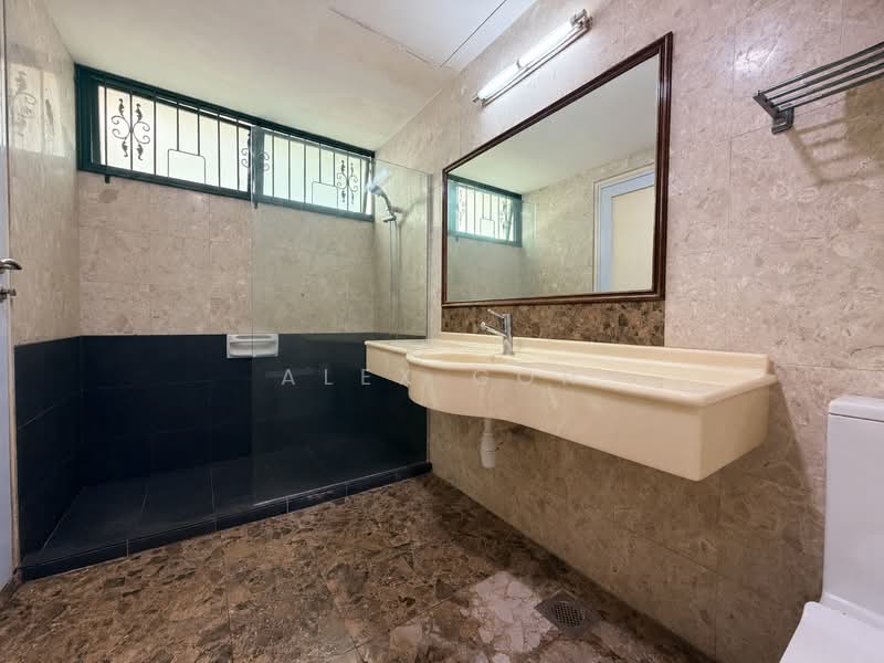Meralodge, 83 Hillview Avenue, 3 Bedrooms, 1,765 sqft, Condominium For Sale, by Alex Goh, 500146779 - Bathroom - PropertyGuru.com.sg