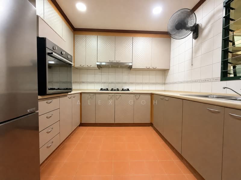 Meralodge, 83 Hillview Avenue, 3 Bedrooms, 1,765 sqft, Condominium For Sale, by Alex Goh, 500146779 - Kitchen - PropertyGuru.com.sg