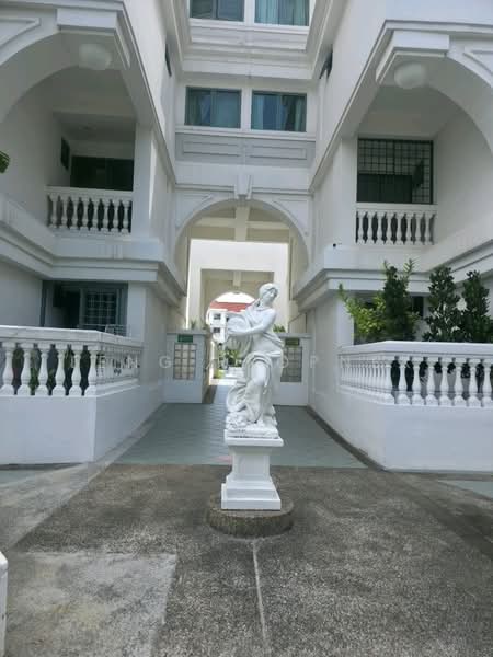 STRATFORD COURT, , 3 Bedrooms, 1,227 sqft, Condominium For Sale, by Leng ., 500146781 - PropertyGuru.com.sg