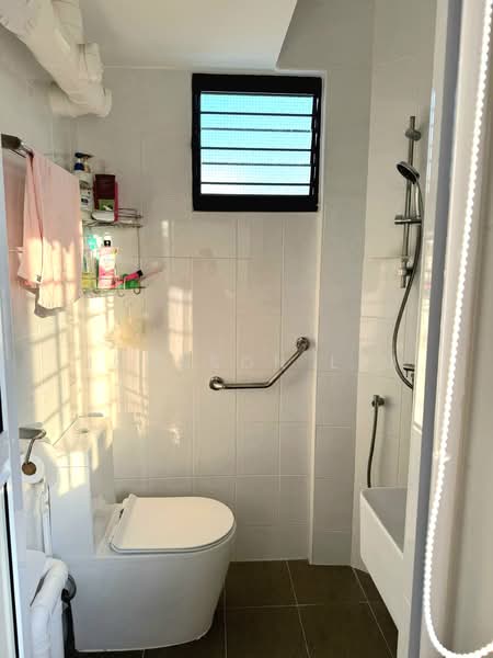 115 Jurong East Street 13, 115 Jurong East Street 13, Room Rental, 150 sqft, HDB Flat For Rent, by Johnson Lim, 500146794 - Bathroom - PropertyGuru.com.sg