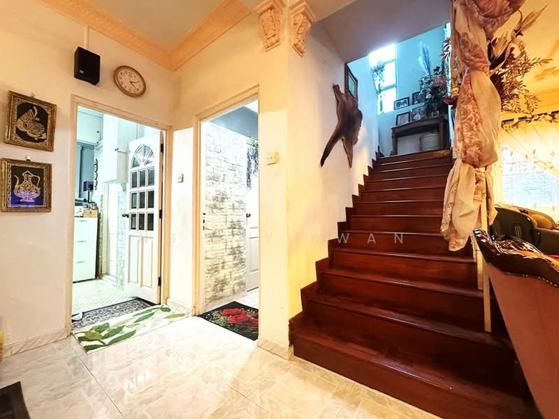 ⭐ Value Buy Semi‑D: Huge Land, Low Entry Price‼️ Perfect for Multi‑Gen Living at Loyang ⭐, Mariam Way, Lengkok Mariam, Jalan Chelagi, 4 Bedrooms, 1,914 sqft, Semi-Detached House For Sale, by Ng Lay Kwan, 500146806 - Entrance - PropertyGuru.com.sg