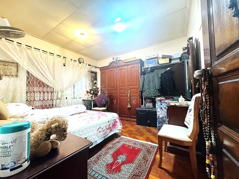 ⭐ Value Buy Semi‑D: Huge Land, Low Entry Price‼️ Perfect for Multi‑Gen Living at Loyang ⭐, Mariam Way, Lengkok Mariam, Jalan Chelagi, 4 Bedrooms, 1,914 sqft, Semi-Detached House For Sale, by Ng Lay Kwan, 500146806 - Bedroom - PropertyGuru.com.sg
