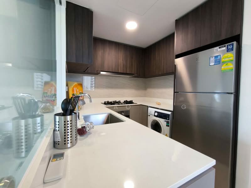 Riverfront Residences, 49 Hougang Avenue 7, 3 Bedrooms, 872 sqft, Condominium For Rent, by Tan Hao Feng, 500146812 - Kitchen - PropertyGuru.com.sg