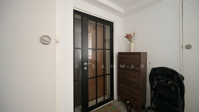 875B Tampines Street 86, 875B Tampines Street 86, 3 Bedrooms, 1,216 sqft, HDB Flat For Sale, by Mila Rahman, 500146819 - Entrance - PropertyGuru.com.sg