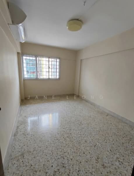 304 Ang Mo Kio Avenue 1, 304 Ang Mo Kio Avenue 1, 3 Bedrooms, 1,044 sqft, HDB Flat For Rent, by Jane Leong, 500146820 - Bedroom - PropertyGuru.com.sg