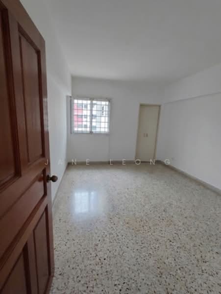 304 Ang Mo Kio Avenue 1, 304 Ang Mo Kio Avenue 1, 3 Bedrooms, 1,044 sqft, HDB Flat For Rent, by Jane Leong, 500146820 - Master Bedroom - PropertyGuru.com.sg