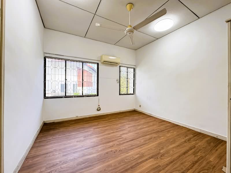 ★ 𝗟𝗮𝗻𝗱𝗲𝗱 𝗘𝘅𝗰𝗲𝗹𝗹𝗲𝗻𝗰𝗲 ★ Sunset Way! Beautiful Bungalow Land For Rebuilding!, Sunset Way / Sunset Drive / Sunset View, Clementi Park / Upper Bukit Timah, 4 Bedrooms, 3,500 sqft, Detached House For Sale, by Andy Cheng, 500146830 - Interior - PropertyGuru.com.sg