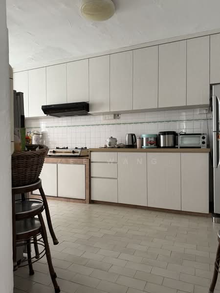 149 Yishun Street 11, 149 Yishun Street 11, 3 Bedrooms, 1,302 sqft, HDB Flat For Sale, by Zee Wang, 500146838 - Kitchen - PropertyGuru.com.sg
