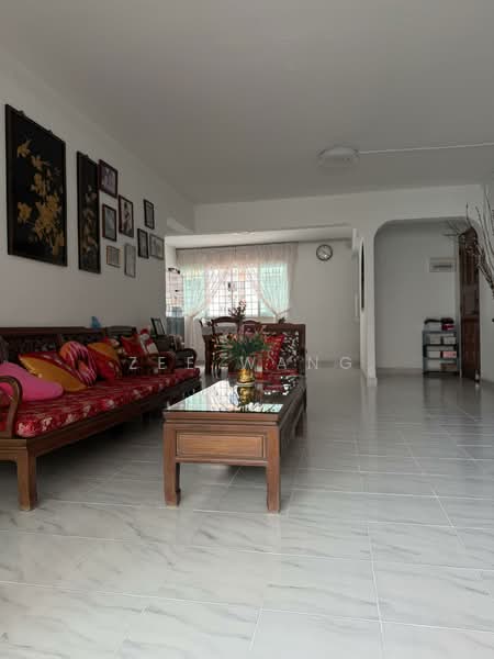 149 Yishun Street 11, 149 Yishun Street 11, 3 Bedrooms, 1,302 sqft, HDB Flat For Sale, by Zee Wang, 500146838 - Living Room - PropertyGuru.com.sg