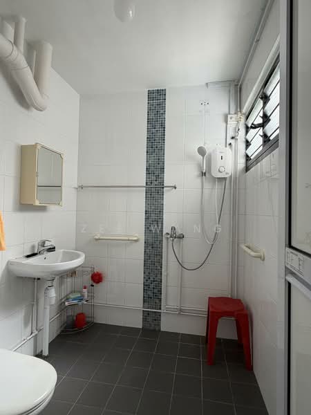 149 Yishun Street 11, 149 Yishun Street 11, 3 Bedrooms, 1,302 sqft, HDB Flat For Sale, by Zee Wang, 500146838 - Bathroom - PropertyGuru.com.sg