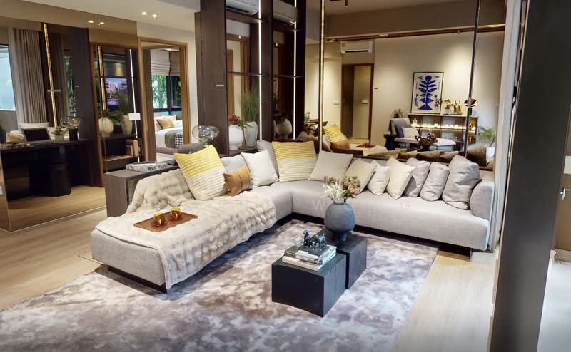 π Cheap 5 bed 1km to Nan Hua Pri π, , 5 Bedrooms, 1,485 sqft, Condominium For Sale, by Elaine Wong, 500146840 - Living Room - PropertyGuru.com.sg