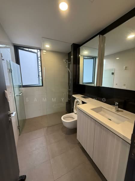 Gem Residences, 1 Lorong 5 Toa Payoh, 5 Bedrooms, 1,313 sqft, Condominium For Sale, by Sammy Song, 500146847 - Bathroom - PropertyGuru.com.sg