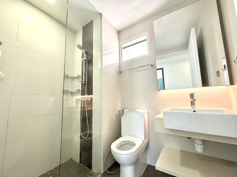 Watercolours, 35 Pasir Ris Link, 4 Bedrooms, 1,873 sqft, Executive Condominium For Sale, by Aretha Lee, 500146901 - Bathroom - PropertyGuru.com.sg