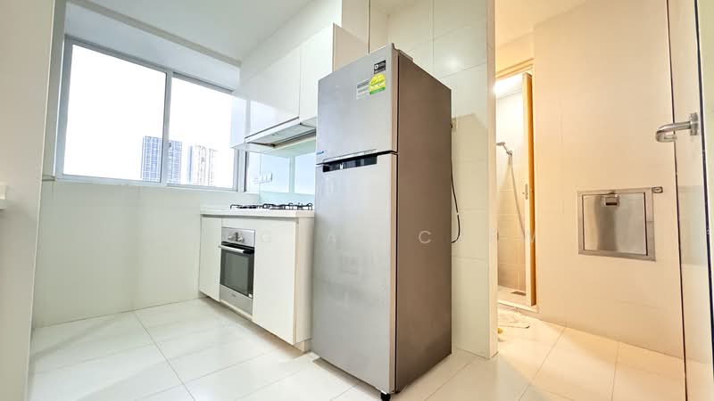 The Regency at Tiong Bahru, 38 Chay Yan Street, 3 Bedrooms, 1,281 sqft, Condominium For Rent, by Douglas Chew, 500146903 - Kitchen - PropertyGuru.com.sg