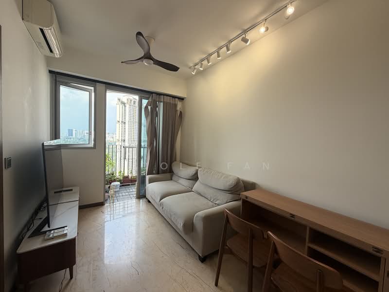 Queens Peak, 1 Dundee Road, 1 Bedroom, 484 sqft, Condominium For Sale, by Nicole Fan, 500146907 - Living Room - PropertyGuru.com.sg