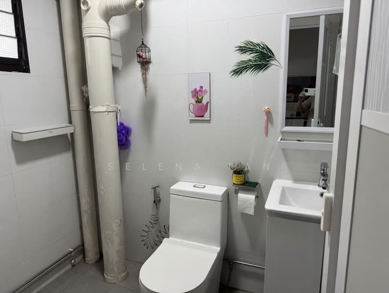 143 Lorong 2 Toa Payoh, 143 Lorong 2 Toa Payoh, Room Rental, 150 sqft, HDB Flat For Rent, by Selena Tan, 500146915 - Bathroom - PropertyGuru.com.sg