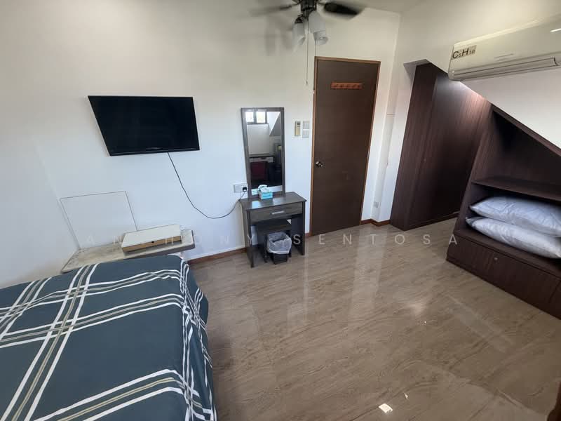 71 Bedok Ria Crescent, 71 Bedok Ria Crescent, Room Rental, 150 sqft, Semi-Detached House For Rent, by Anthony Sentosa, 500146918 - Bedroom - PropertyGuru.com.sg