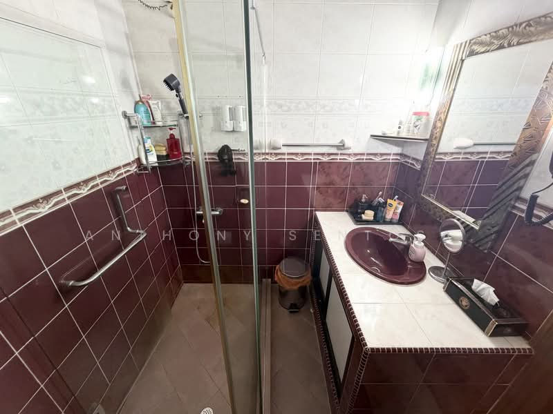 71 Bedok Ria Crescent, 71 Bedok Ria Crescent, Room Rental, 150 sqft, Semi-Detached House For Rent, by Anthony Sentosa, 500146918 - Bathroom - PropertyGuru.com.sg
