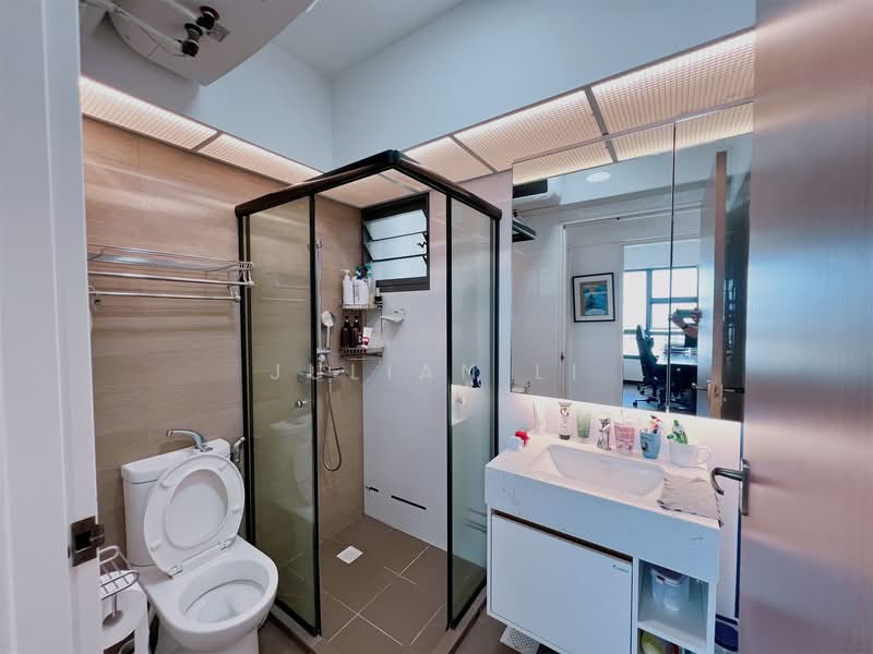 445A Clementi Avenue 3, 445A Clementi Avenue 3, 3 Bedrooms, 1,001 sqft, HDB Flat For Sale, by Julian Li, 500146921 - Bathroom - PropertyGuru.com.sg