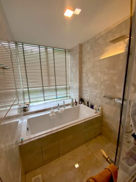 Floridian, 967 Bukit Timah Road, 4 Bedrooms, 1,658 sqft, Condominium For Rent, by Edeline Ooi, 500146932 - Bathroom - PropertyGuru.com.sg