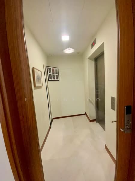 Floridian, 967 Bukit Timah Road, 4 Bedrooms, 1,658 sqft, Condominium For Rent, by Edeline Ooi, 500146932 - Private Lift lobby - PropertyGuru.com.sg