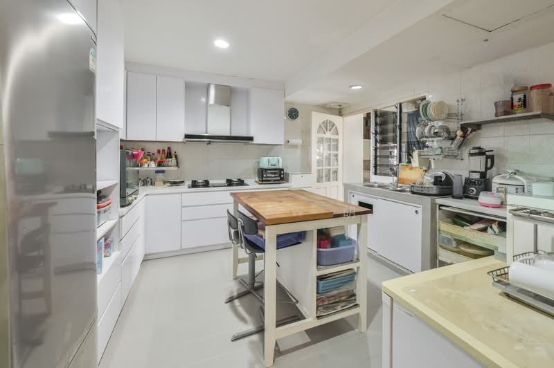 Cheap, Freehold Huge Single Floor-Plate 3br @ Mandalay Rd, , 3 Bedrooms, 2,497 sqft, Condominium For Sale, by Kevin Aw 胡锦胜, 500146933 - Kitchen - PropertyGuru.com.sg