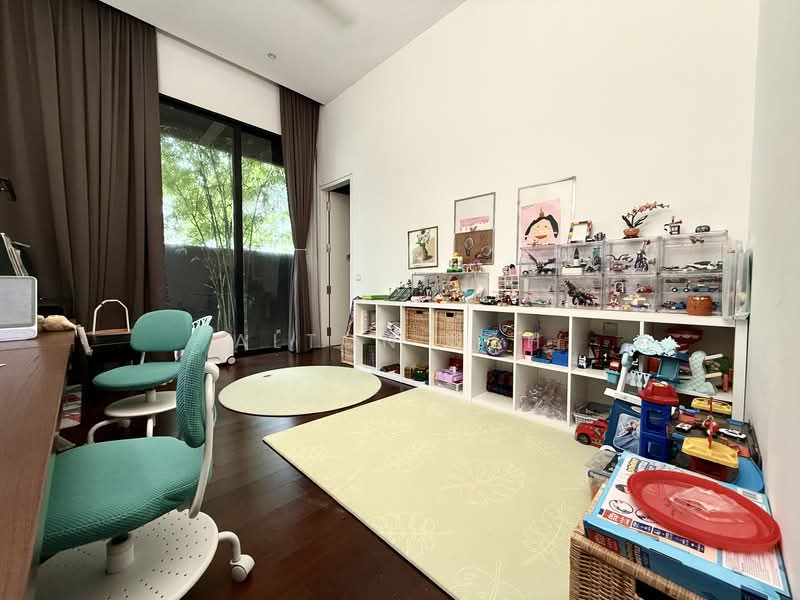 Rare Modern Detached Kembangan, , 5 Bedrooms, 4,364 sqft, Detached House For Sale, by Alton Nah, 500146935 - Study - PropertyGuru.com.sg