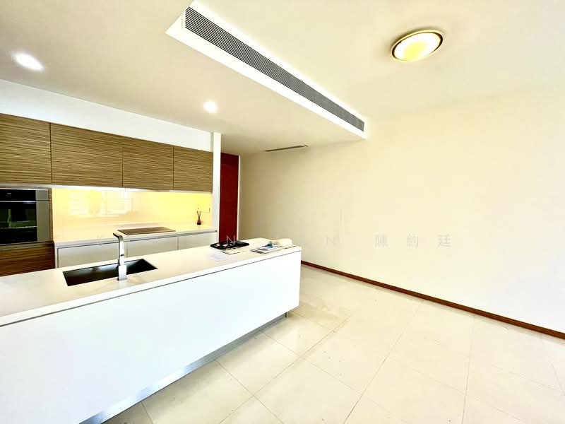 Concourse Skyline, 300 Beach Road, 2 Bedrooms, 1,087 sqft, Condominium For Rent, by Kareen Tan 陳約廷, 500146937 - Kitchen - PropertyGuru.com.sg