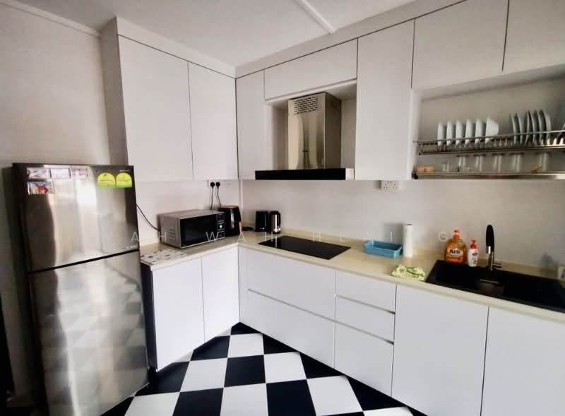 418 Hougang Avenue 8, 418 Hougang Avenue 8, Room Rental, 160 sqft, HDB Flat For Rent, by Wah Wah Hlaing, 500146942 - Kitchen - PropertyGuru.com.sg