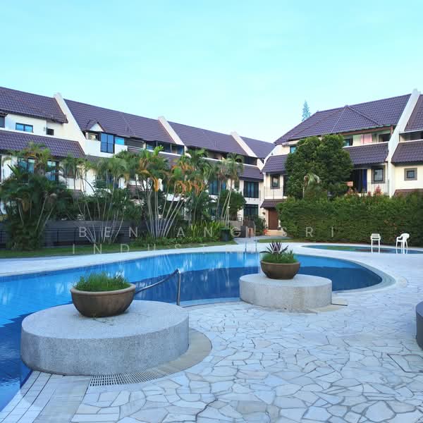 The Springfield, Chempaka Kuning Link, Room Rental, 100 sqft, Cluster House For Rent, by Ben Ang SRI Industrial Team, 500146958 - Swimming Pool - PropertyGuru.com.sg
