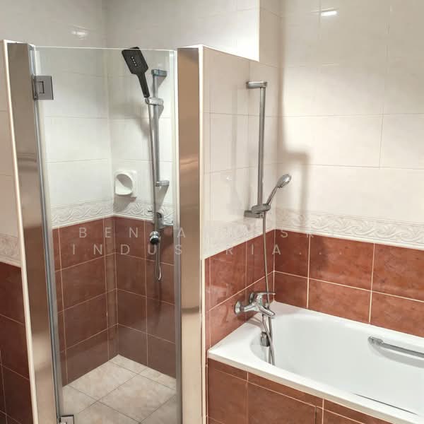 The Springfield, Chempaka Kuning Link, Room Rental, 100 sqft, Cluster House For Rent, by Ben Ang SRI Industrial Team, 500146958 - Bathroom - PropertyGuru.com.sg