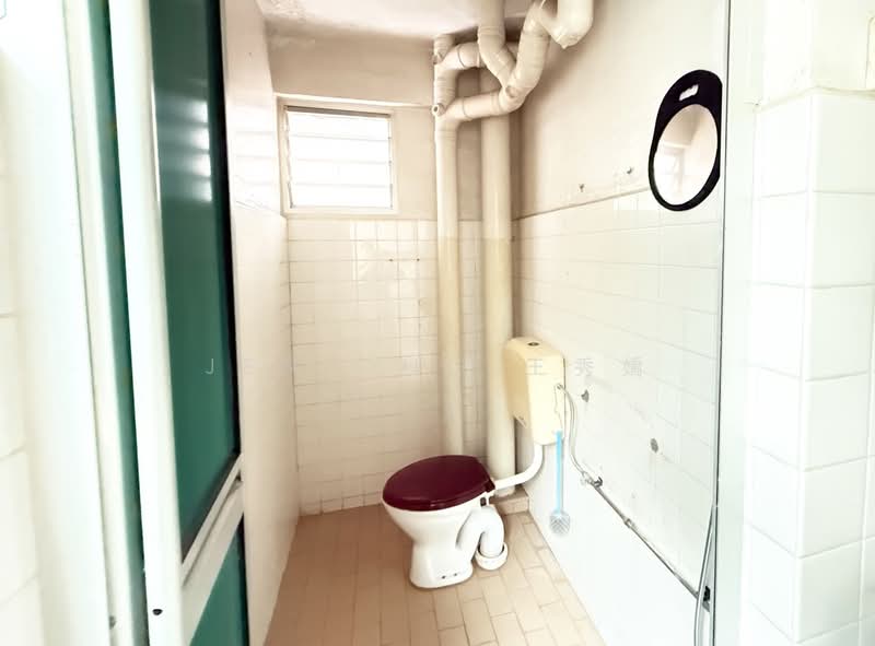 698 Hougang Street 61, 698 Hougang Street 61, 2 Bedrooms, 689 sqft, HDB Flat For Rent, by Jen Ong 王秀嬌, 500146960 - Bathroom - PropertyGuru.com.sg