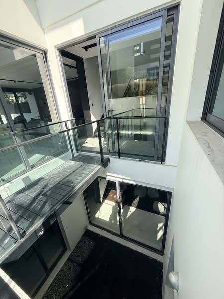 Ocean 8, Ocean Drive, 5 Bedrooms, 4,500 sqft, Corner Terrace For Sale, by Doreen Swee, 500146964 - Exterior - PropertyGuru.com.sg