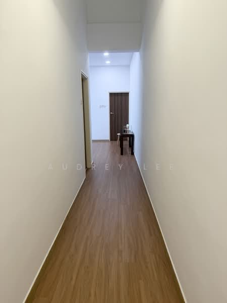 Simon Place, Simon Place, Room Rental, 350 sqft, Semi-Detached House For Rent, by Audrey Lee, 500146966 - Corridor - PropertyGuru.com.sg