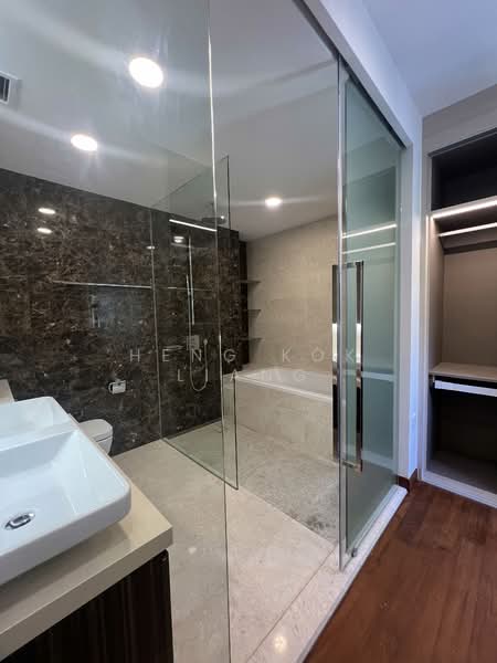 Greenwood Mews, 271 Greenwood Avenue, 4 Bedrooms, 3,154 sqft, Cluster House For Sale, by Heng Kok Liang, 500146969 - Bathroom - PropertyGuru.com.sg